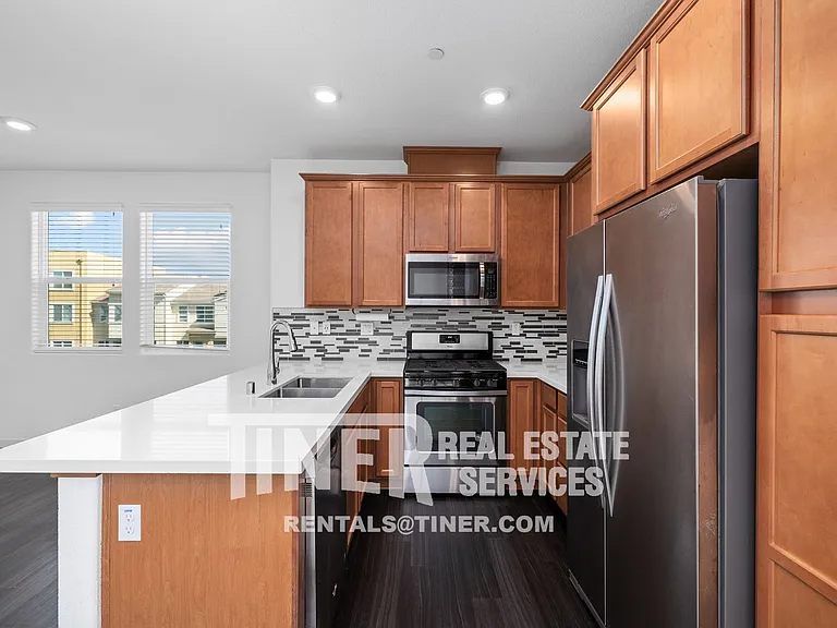 4152 Rotor Ln — Photo 3