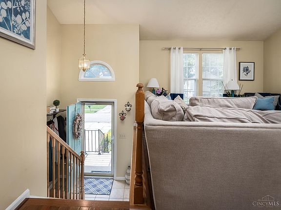 3rd image of 556 Laurel Grove Ct