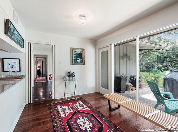 5th image of 207 W Skyview