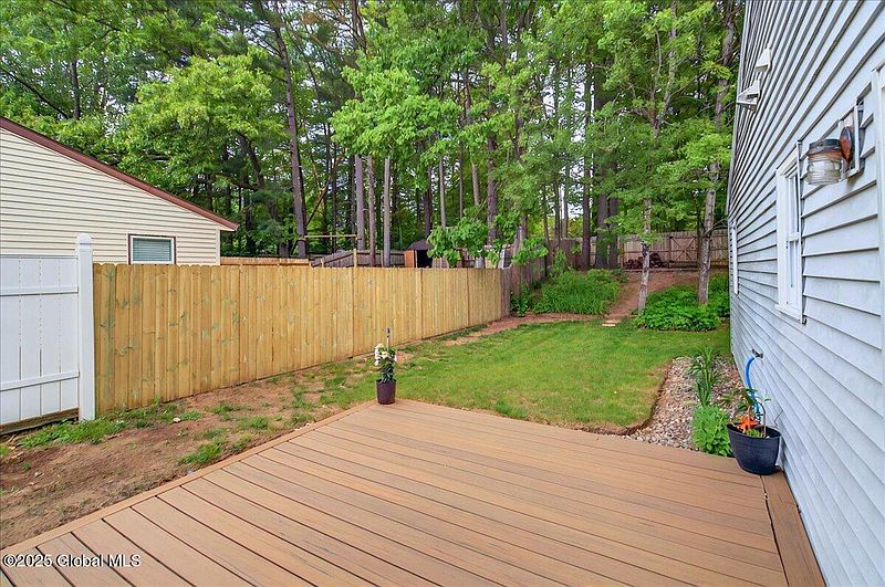 5th image of 60 Tallow Wood Drive