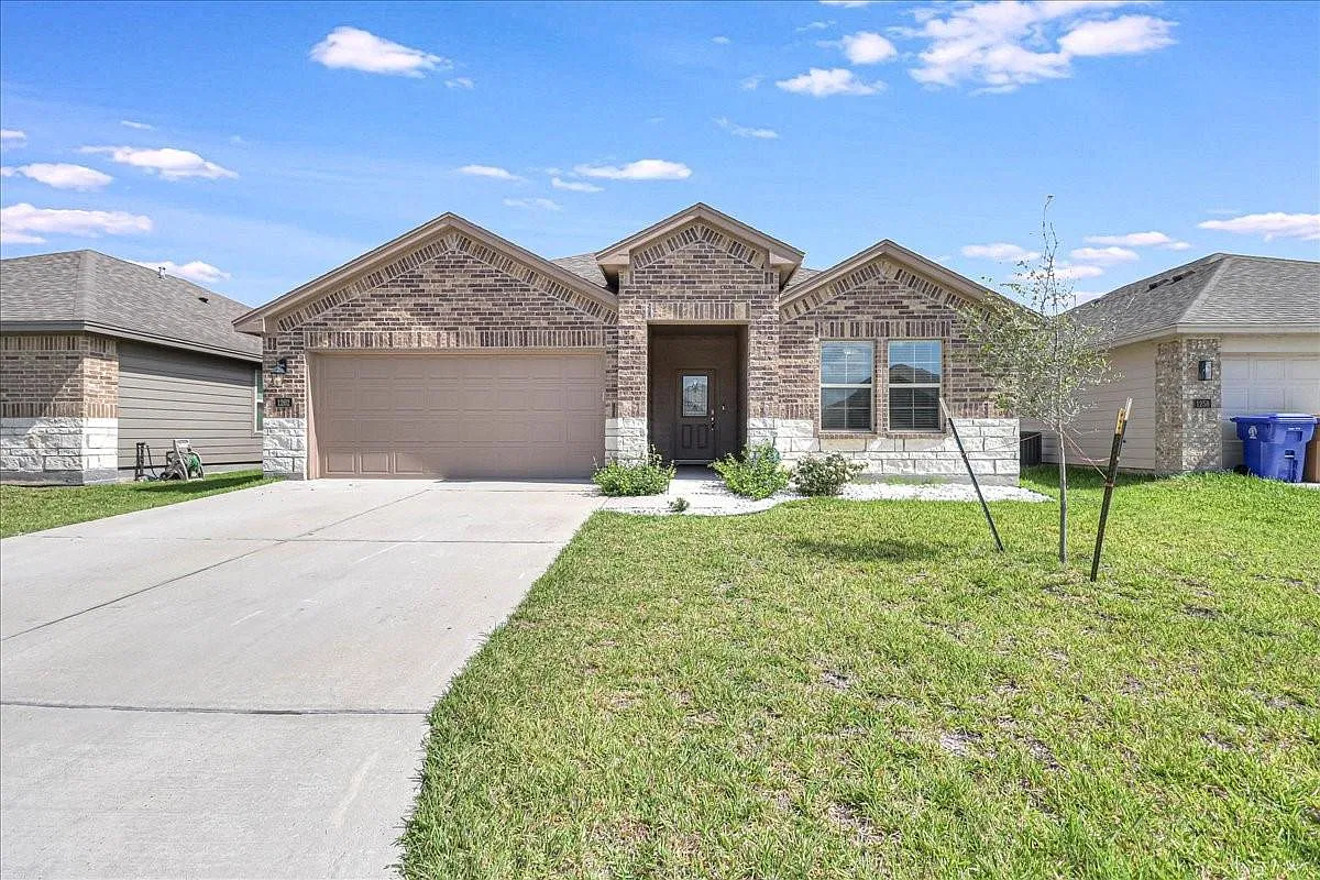 4 bed, 4.0 bath, 1630 sqft, $2,600 — Photo 1