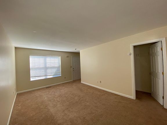 4th image of 11 N Harbor St #B