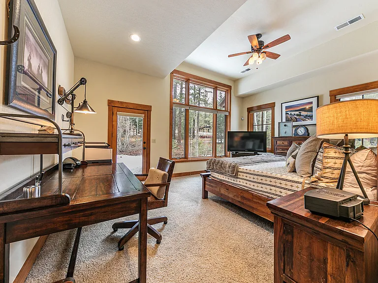11172 Comstock Dr — Photo 17