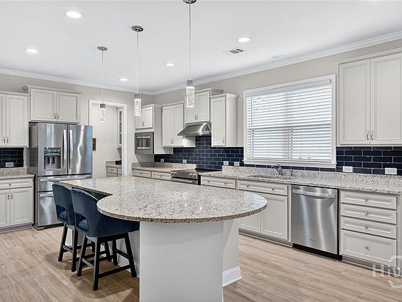 3rd image of 137 Harvest Hill