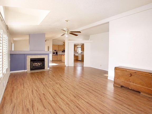 5th image of 2165 Chanticleer Ave