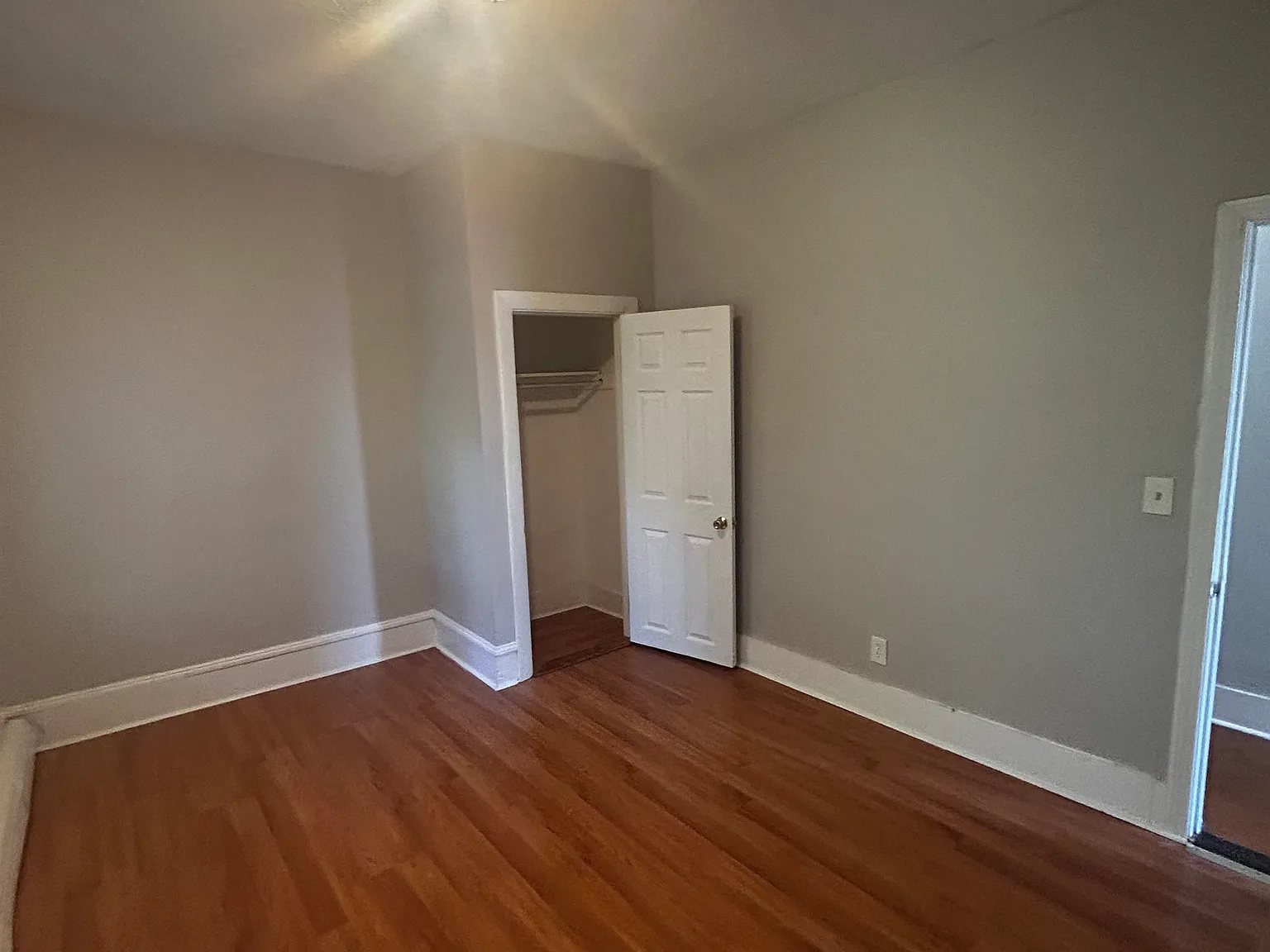 3 bed, 1100 sqft, $2,899 — Photo 1