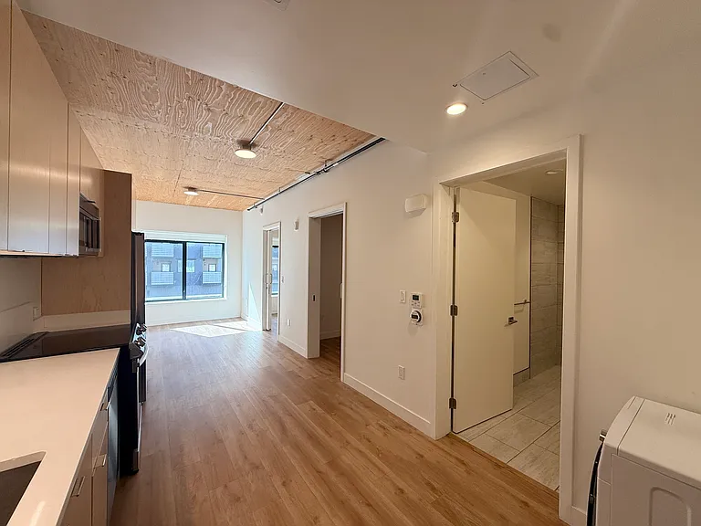 12th Street Apartments — Photo 28