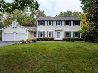 24 Sandpiper Ln, Pittsford, NY 14534