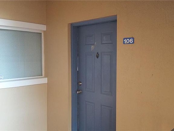 2nd image of 515 Villa Del Sol Cir APT 106