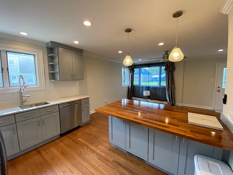 Laura Ln — Photo 6