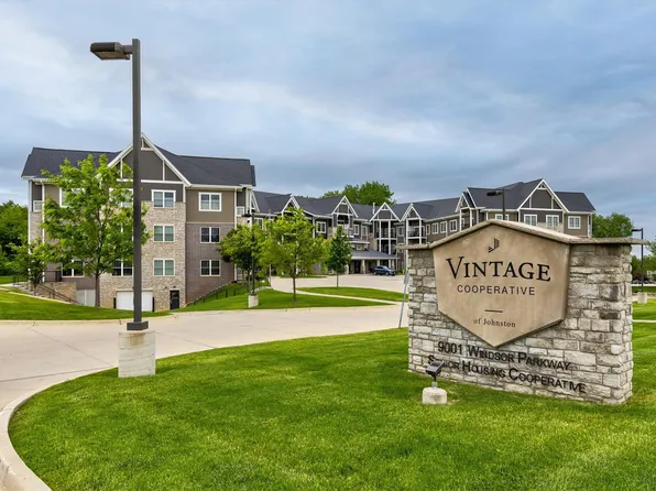 9001 Windsor Pkwy #313, Johnston, IA 50131
