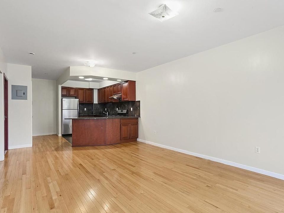 2nd image of 1676 Dean St APT 3F