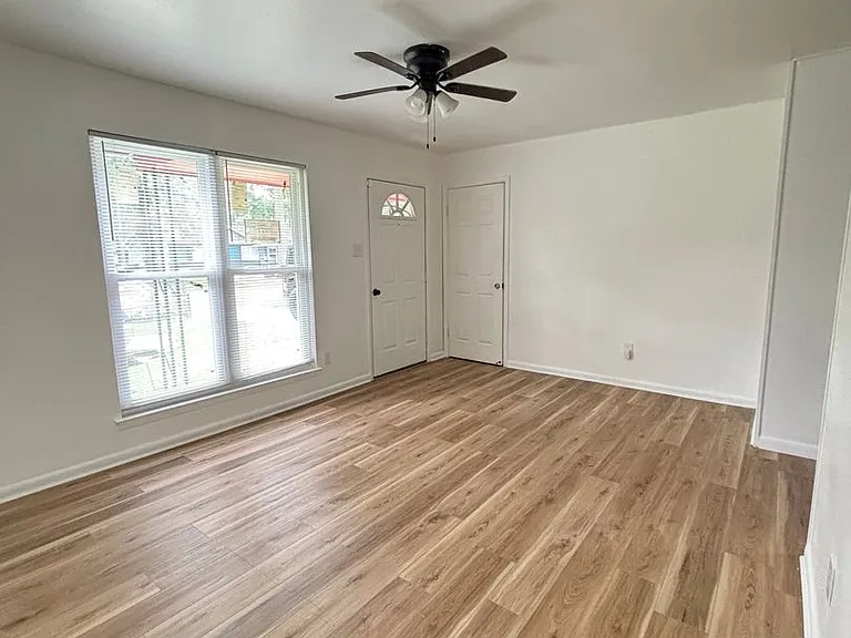 3406 Arapaho Trl — Photo 6