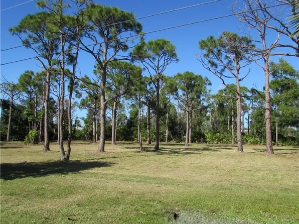 4652 Courtney Rd, Saint James City, FL 33956