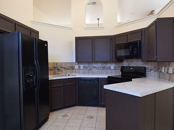 5th image of 2013 Cedarview Dr