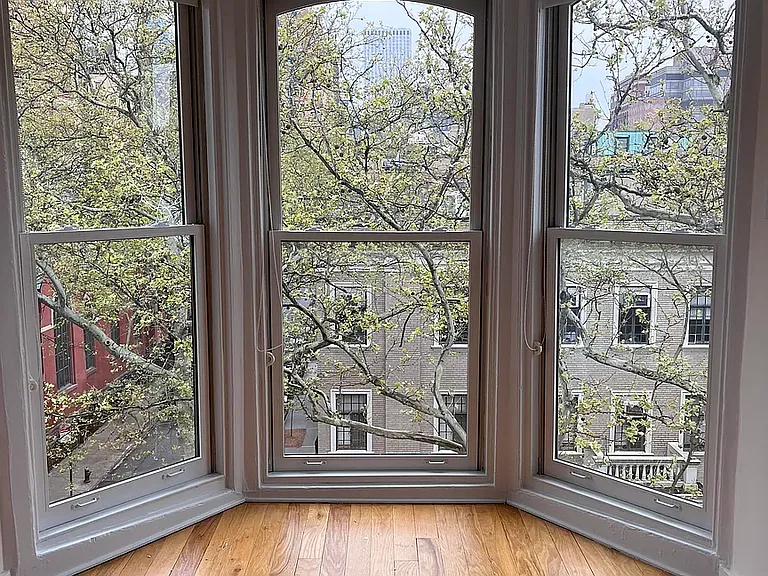 20 Sidney Pl #4B — Photo 1