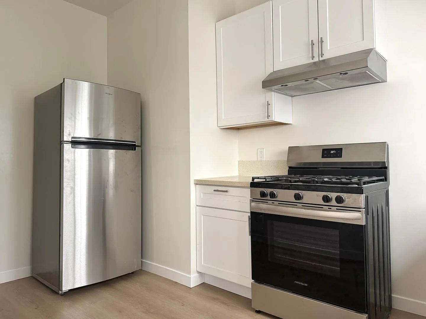 207 S Berendo St — Photo 3