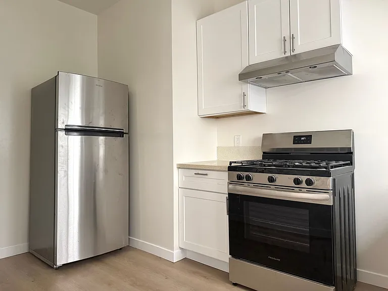 207 S Berendo St #104 — Photo 3
