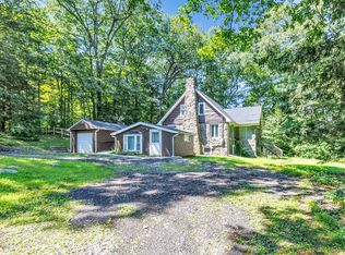 8 Perry Ln, Oxford, CT 06478