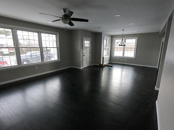 3rd image of 831 N Rebecca Ave #L9