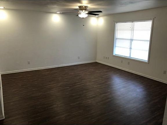 5th image of 601 Sherwood Dr #C