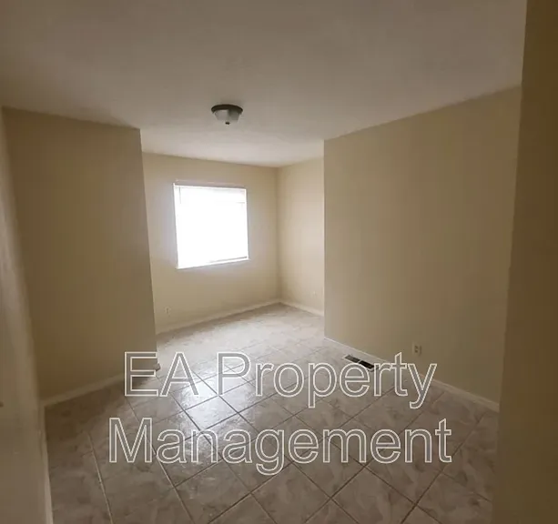 1220 Rosemont Ave NW — Photo 12