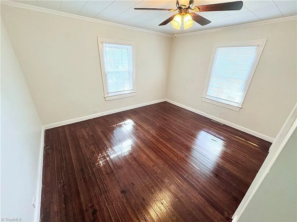 2 bed, 1.0 bath, 1008 sqft, $1,495 — Photo 3