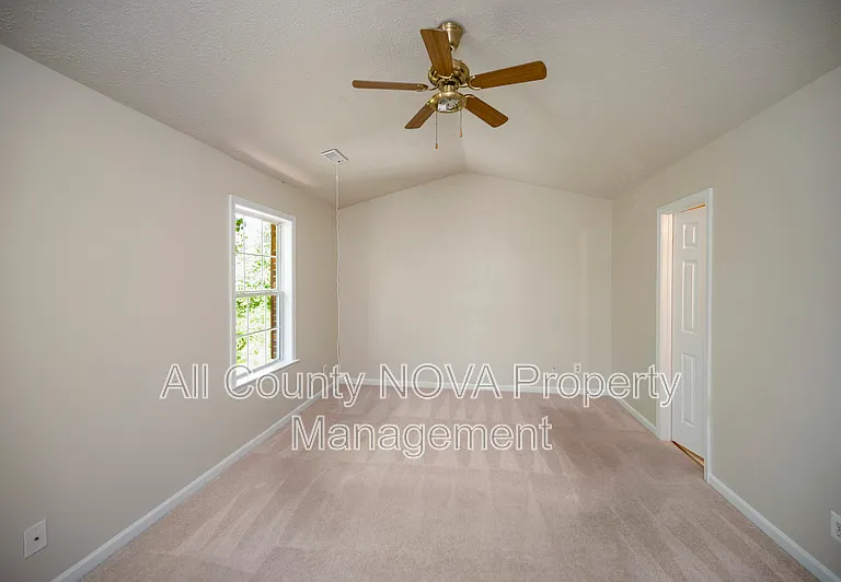 610 Kensington Dr — Photo 26