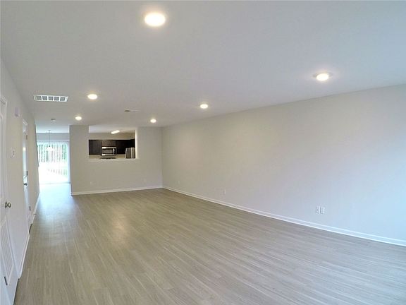 5th image of 28 Saint Augustine Way #28