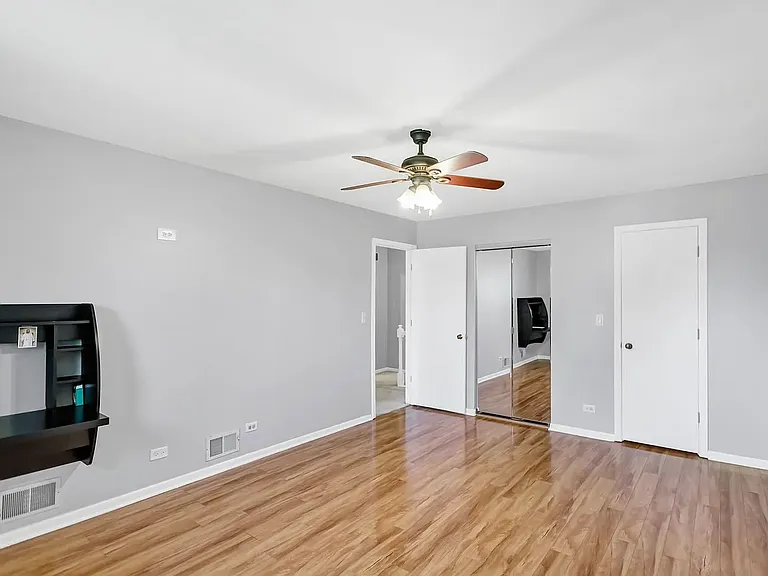 841 Dighton Ln — Photo 12