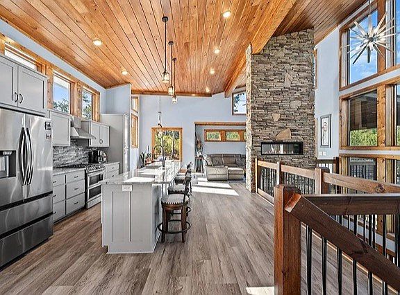 5th image of 1281 High River Rd