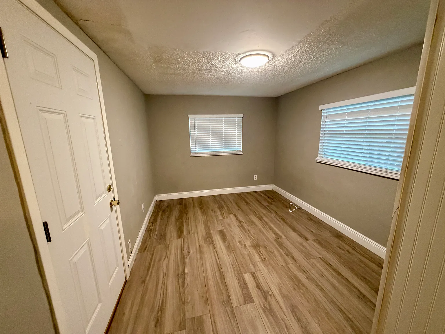 4 bed, 1.5 bath, 1977 sqft, $1,225 — Photo 4