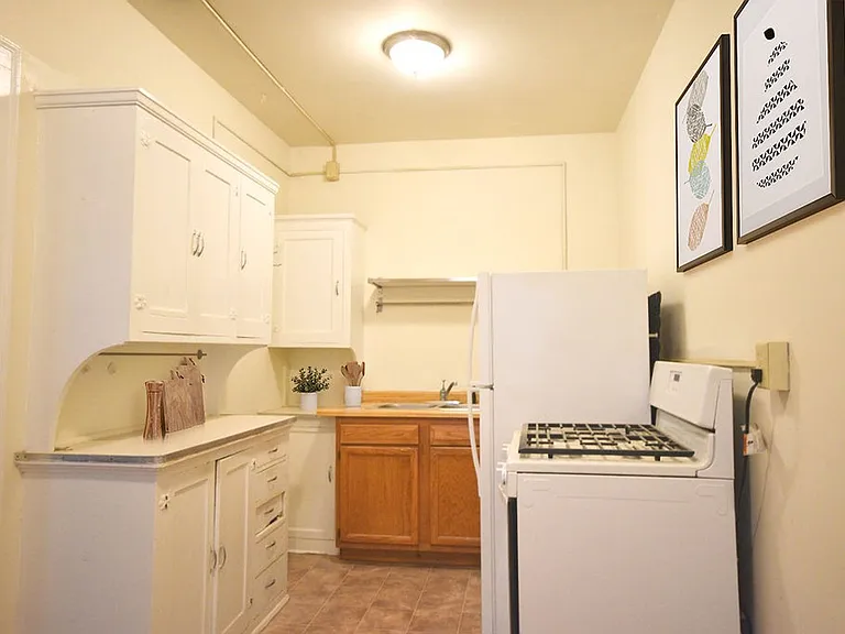 2310 Harriet Ave S — Photo 3