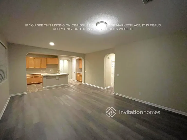 5736 Bridgecross Dr — Photo 3