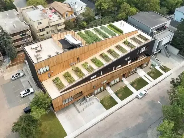 2502 16a St SW, Calgary, AB