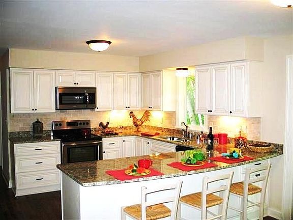2nd image of 10928 N Lake Shore Dr