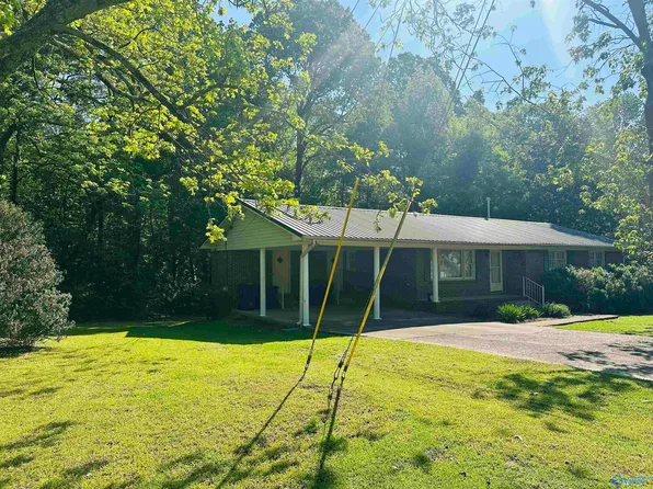 890 Fairview Dr, Arab, AL 35016