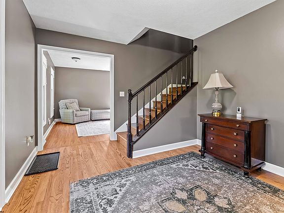 5th image of 1014 Deerwood Dr