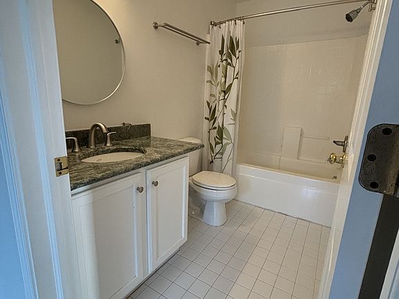 5th image of 2946 Barclay Way #1