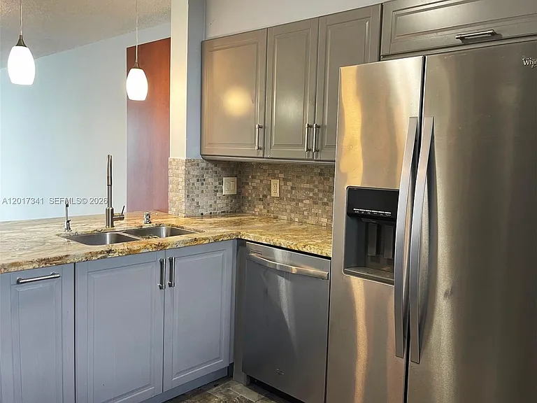 117 Lake Emerald Dr #308 — Photo 7