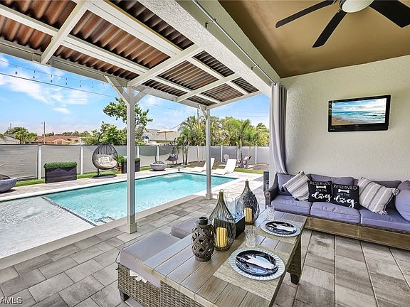 2nd image of 3929 Agualinda Blvd