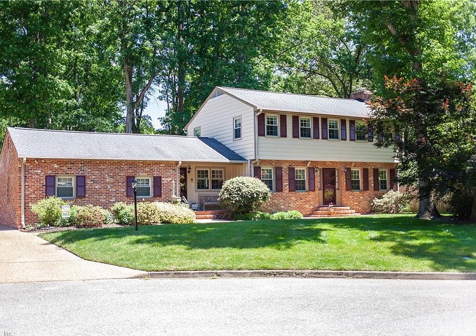 1st image of 8 Bradford Cir