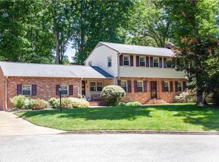 8 Bradford Cir, Newport News, VA 23602