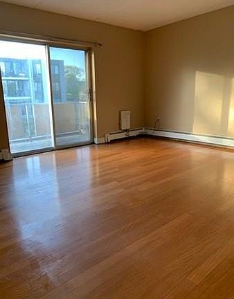 3rd image of 20 Skyline Dr APT 10
