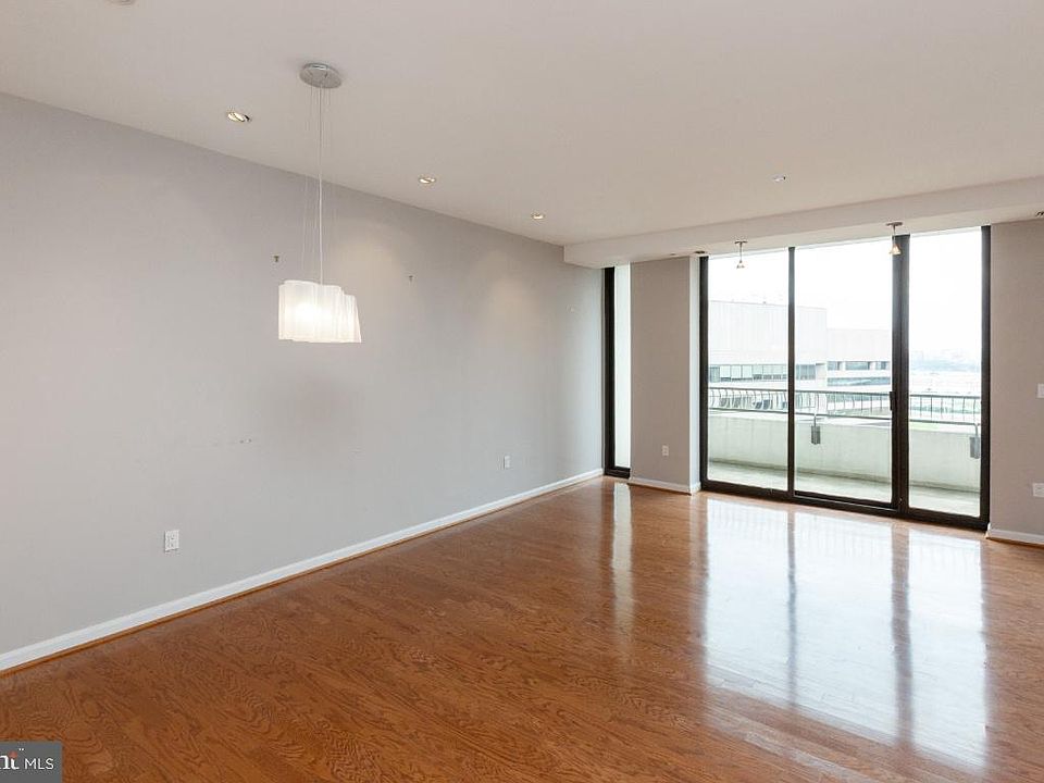 1300 Crystal Dr, Arlington, VA 22202 Zillow