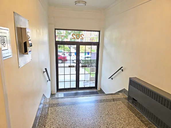 202 Seeley Street image 22 of 25