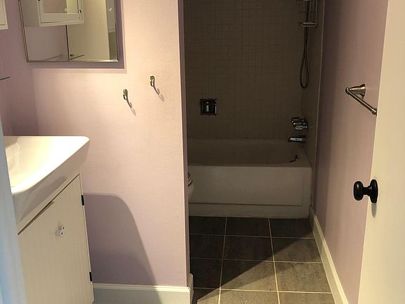 4th image of 2405 Torquay Ave APT 207