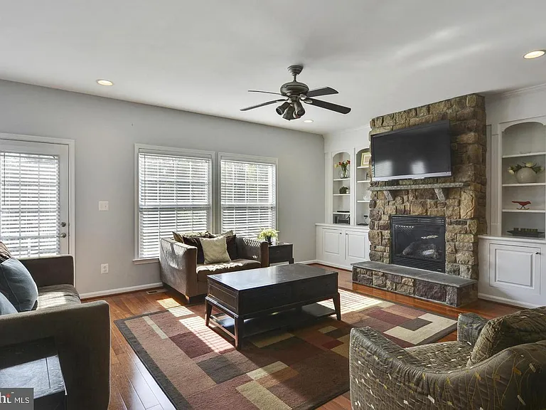 42977 Thornblade Cir — Photo 9