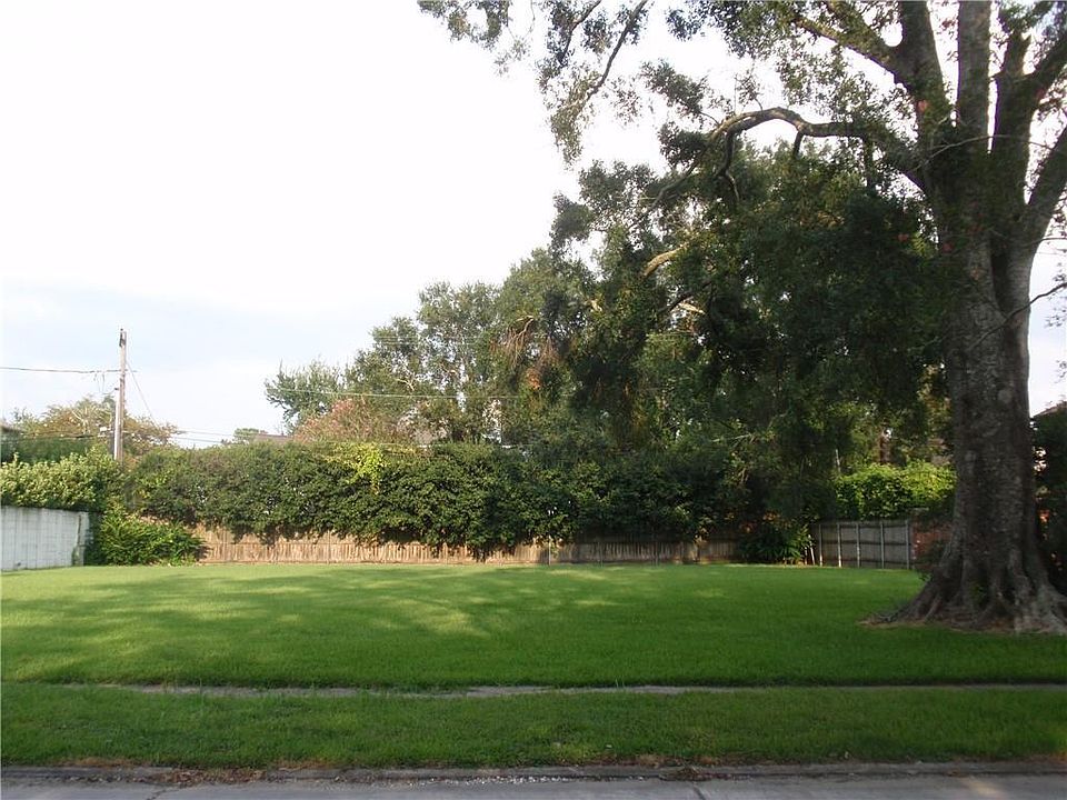2nd image of 475 Woodvine Ave