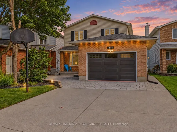 1689 Champneuf Dr, Ottawa, ON K1C 4V1